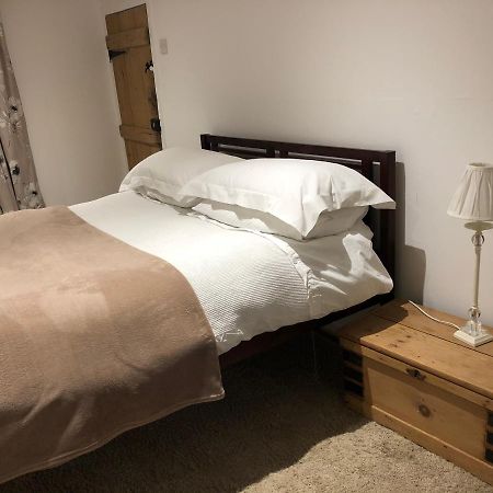Bell Cottage Mildenhall Bagian luar foto