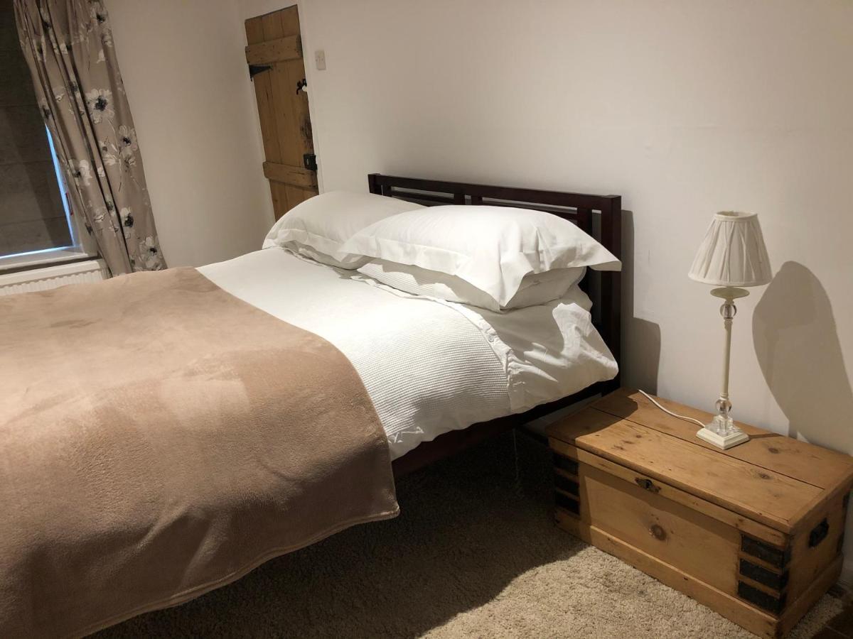 Bell Cottage Mildenhall Bagian luar foto