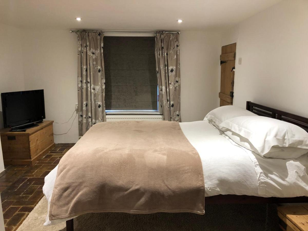 Bell Cottage Mildenhall Bagian luar foto