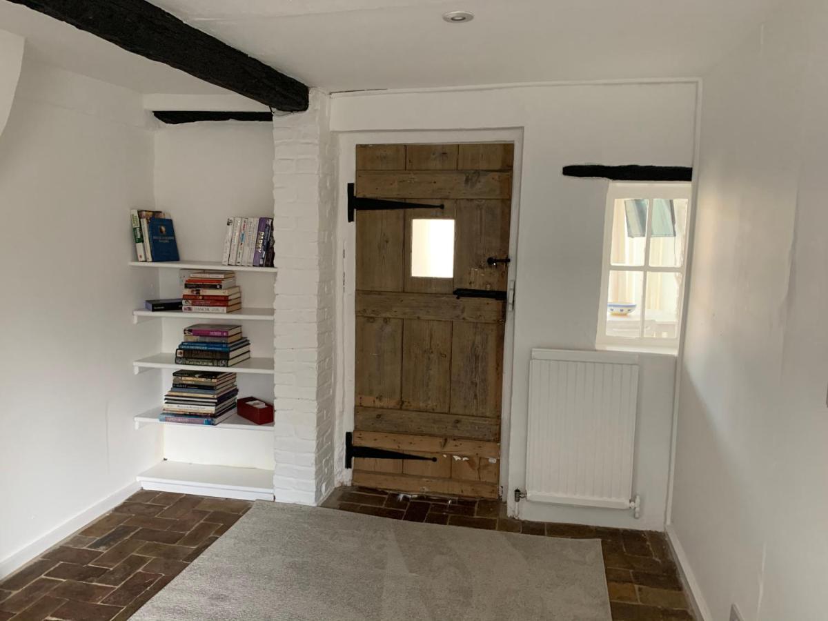 Bell Cottage Mildenhall Bagian luar foto